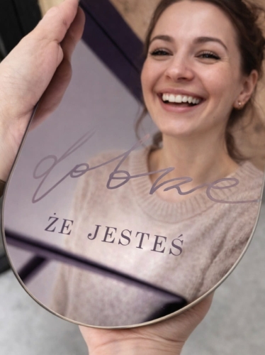Lustro_Dobrze-że-jesteś_Stalmach (2).jpg